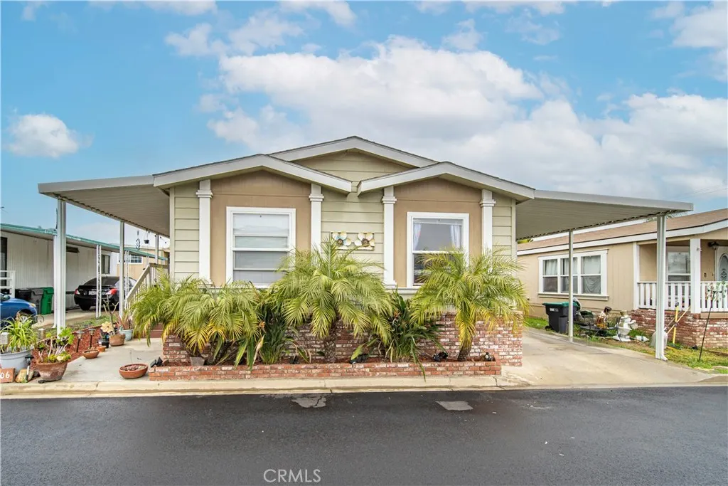 2755 Arrow Highway, #106