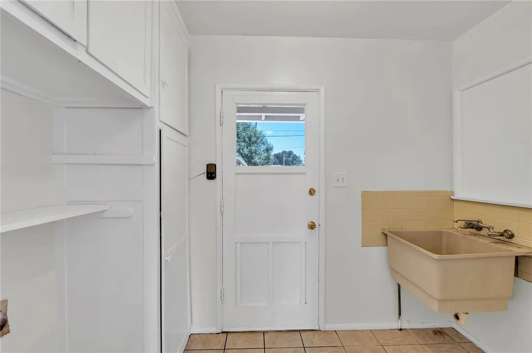 1715 E. Mardina St.