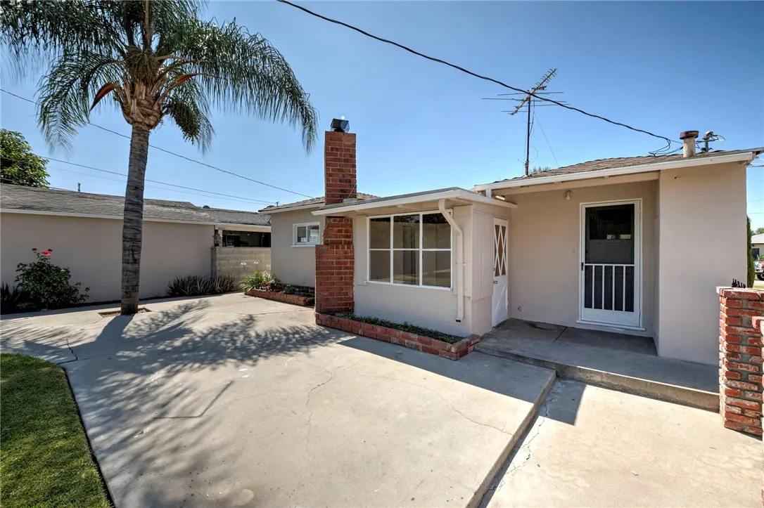 1715 E. Mardina St.