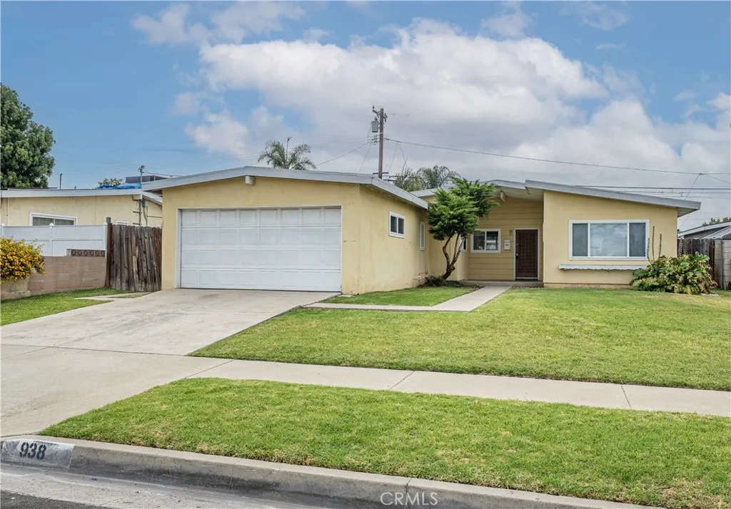938 Evanwood Avenue
