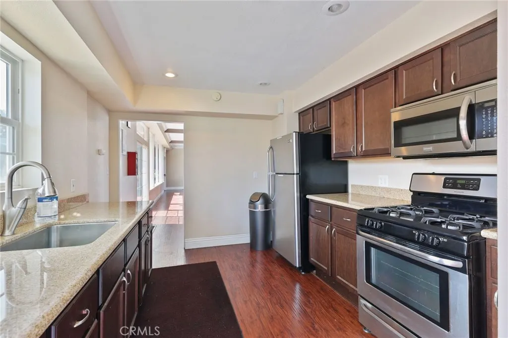 2755 Arrow, #98