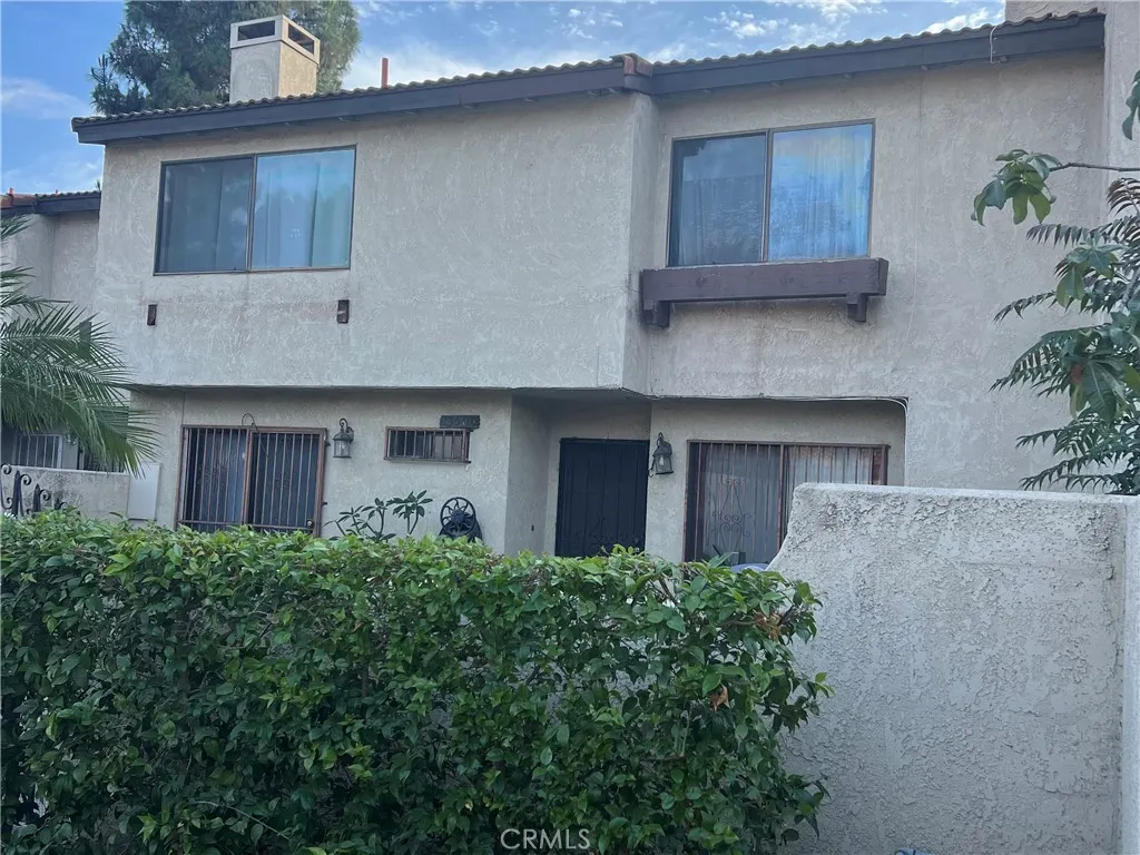 13500 Ramona Pkwy