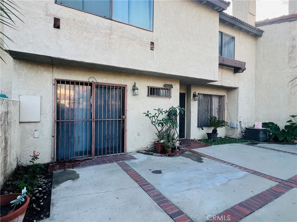 13500 Ramona Pkwy