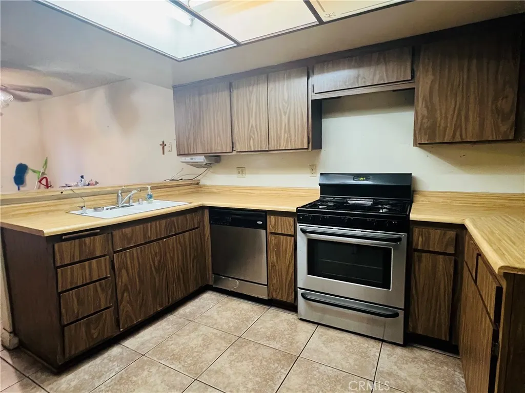 13500 Ramona Pkwy
