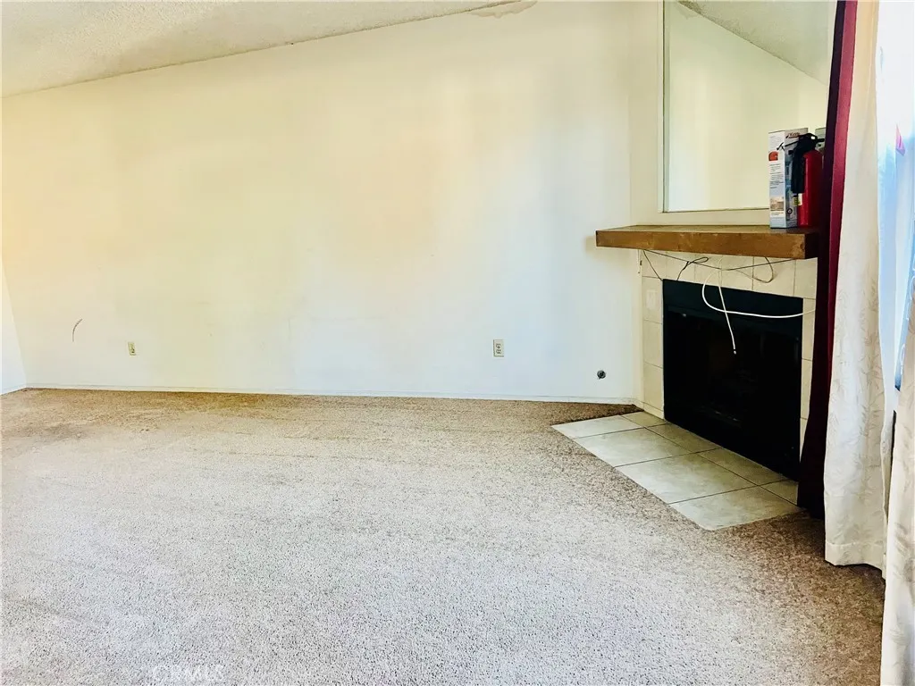 13500 Ramona Pkwy