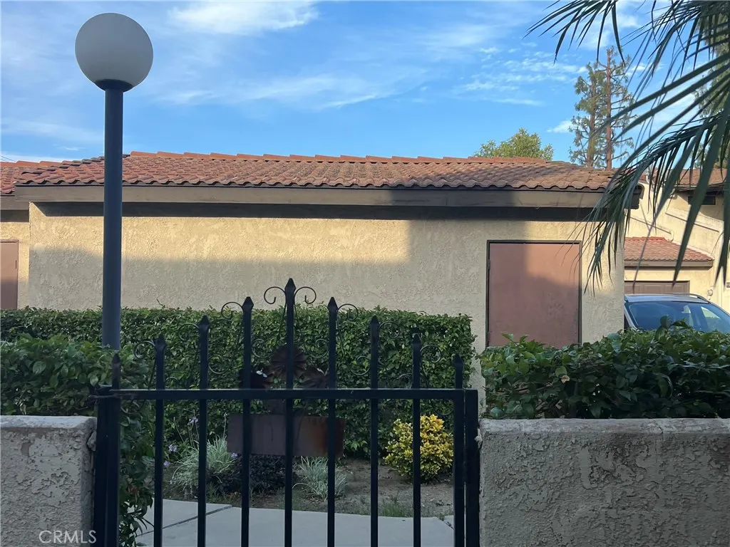13500 Ramona Pkwy