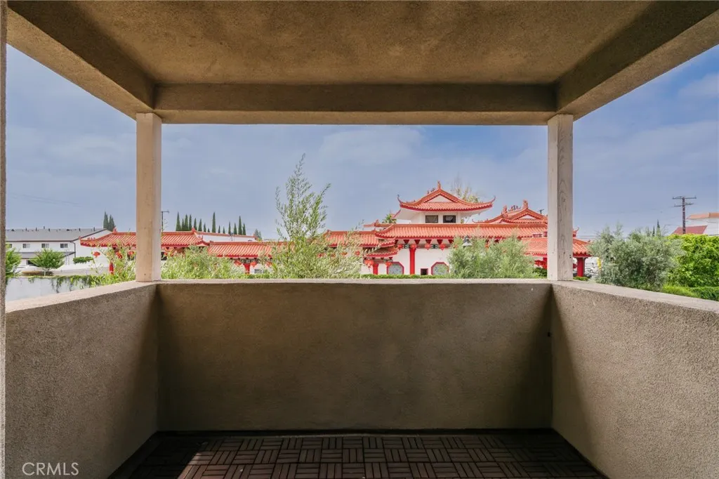 2823 Lily Lane