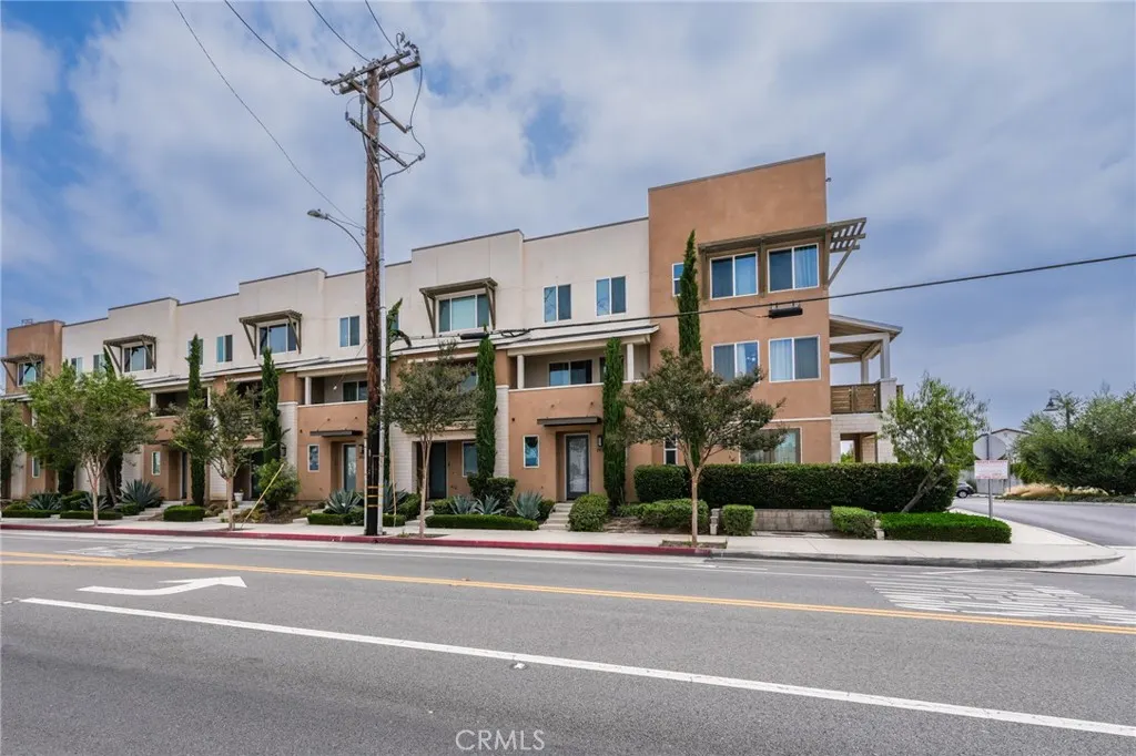 2823 Lily Lane