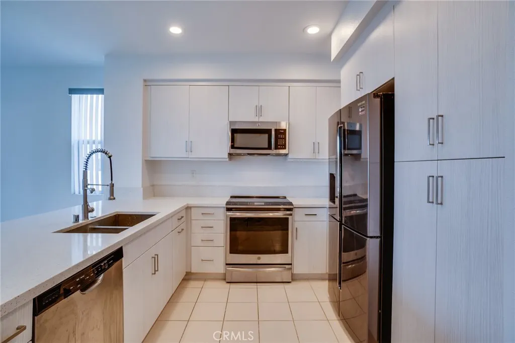 2823 Lily Lane
