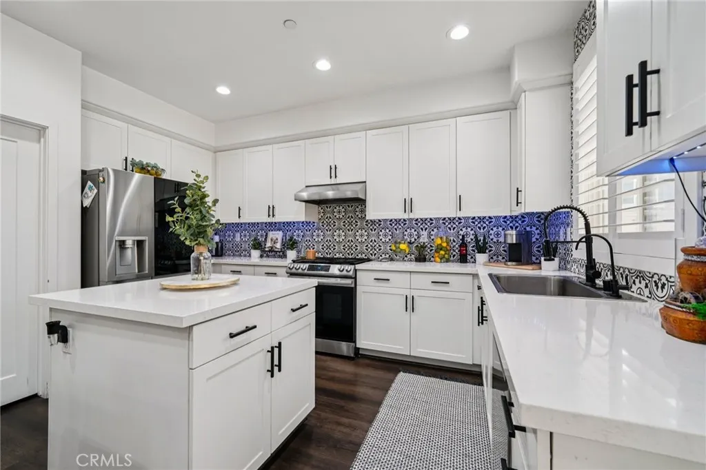 12400 Sarah Court