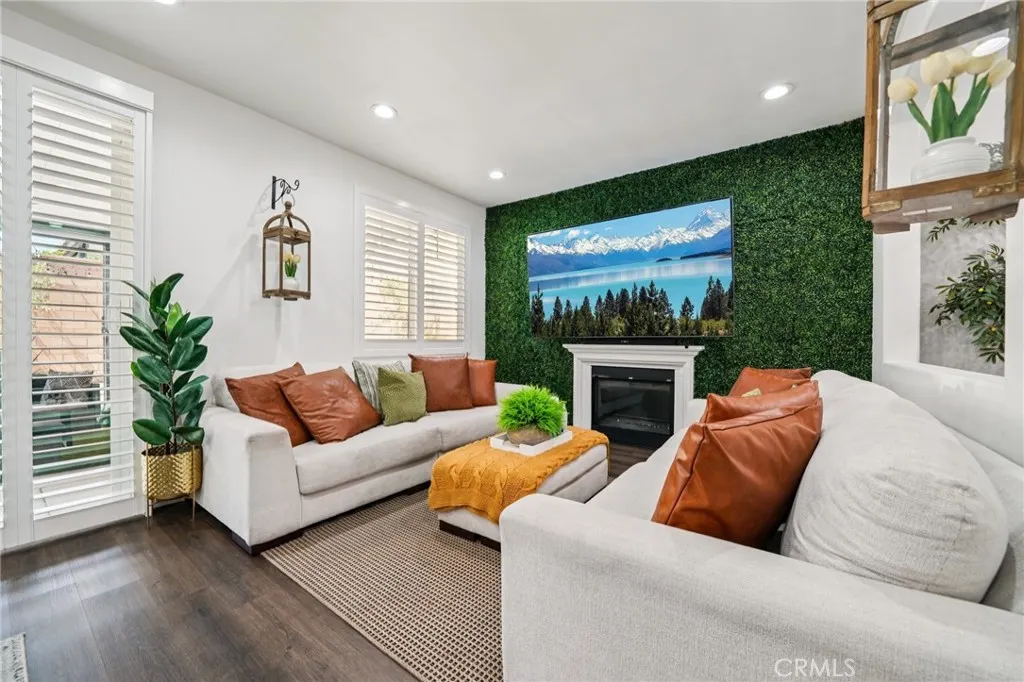 12400 Sarah Court