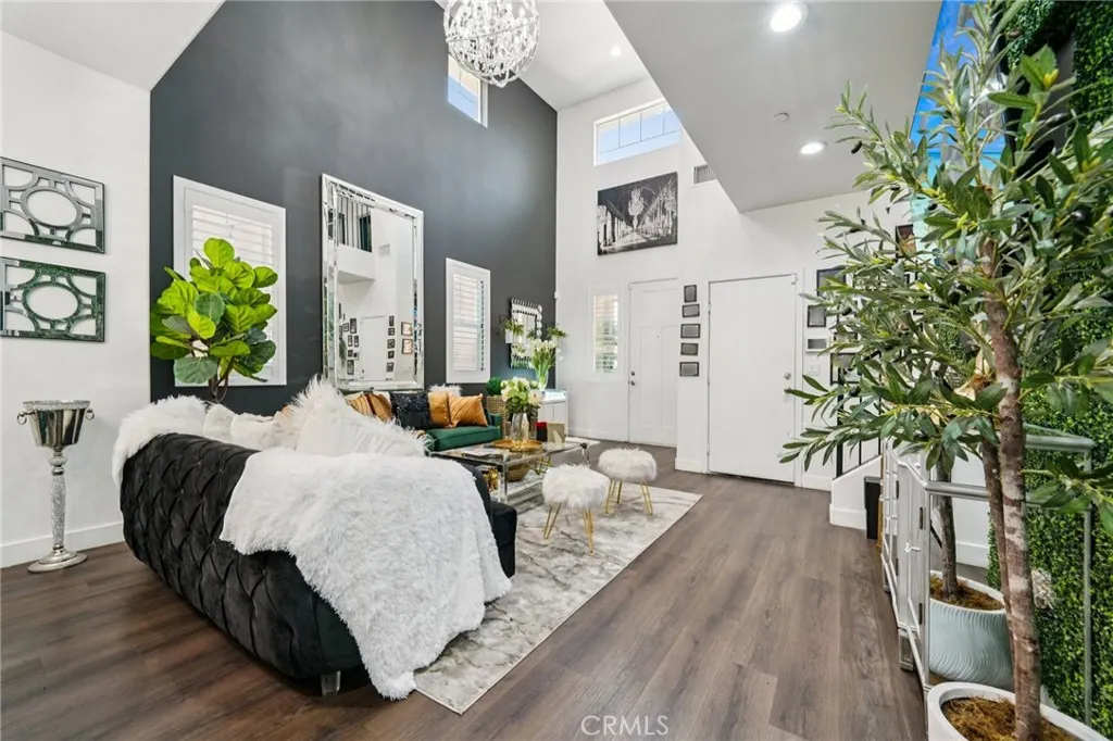 12400 Sarah Court