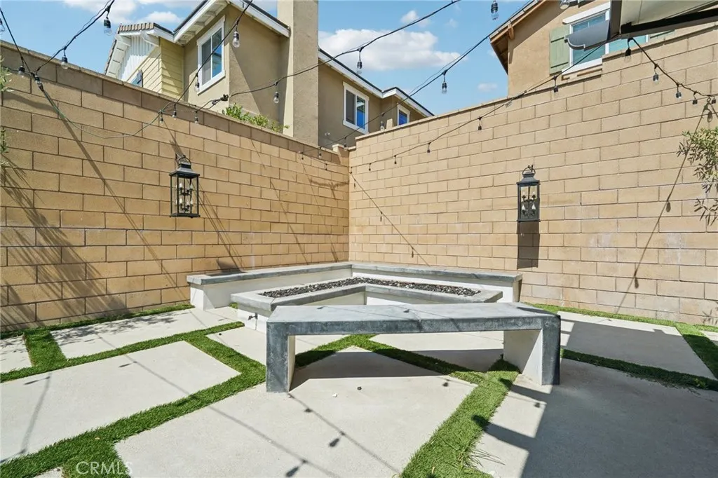 12400 Sarah Court