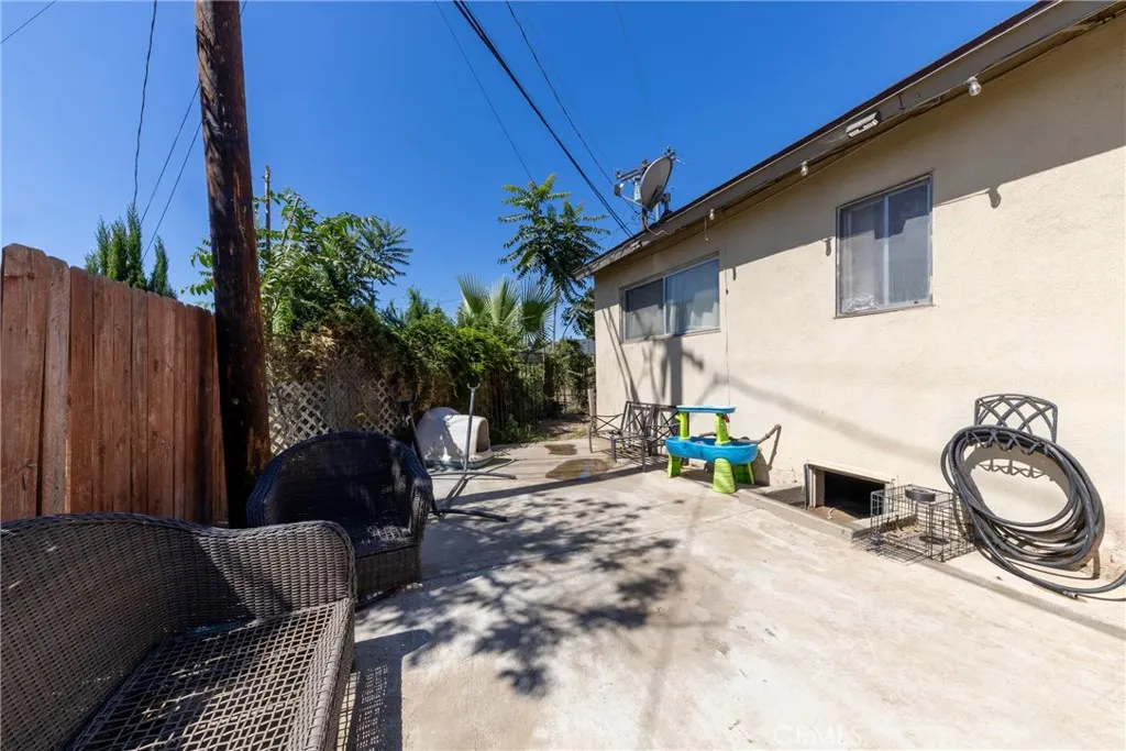 5082 La Madera Avenue