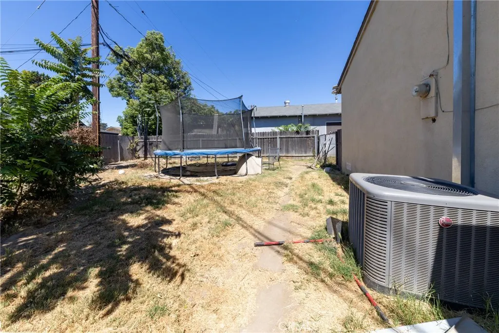 5082 La Madera Avenue