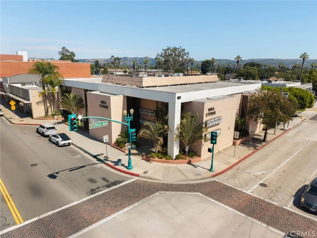 100 S Citrus Avenue