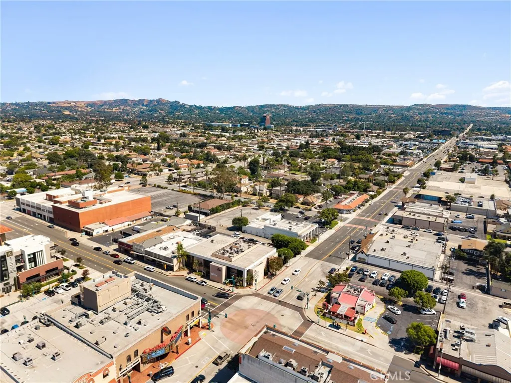 100 S Citrus Avenue