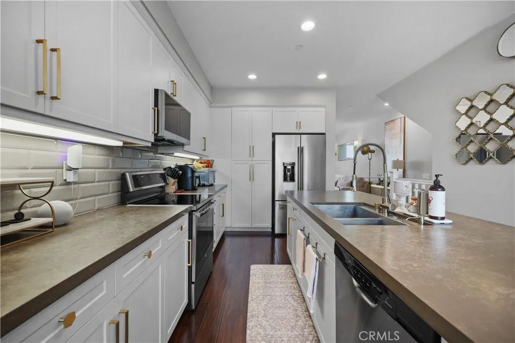 535 W Foothill Boulevard, #102