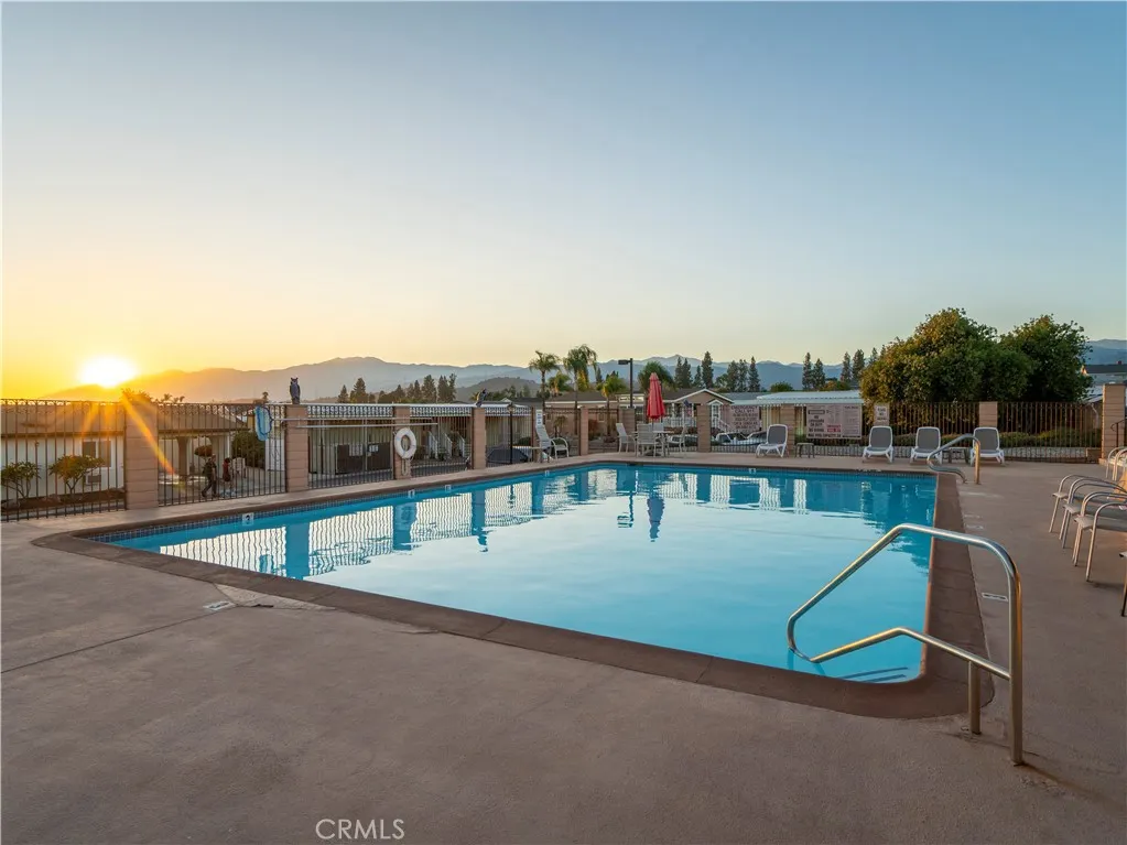 1245 W Cienega Avenue, #70