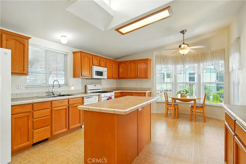 1245 W Cienega Avenue, #70
