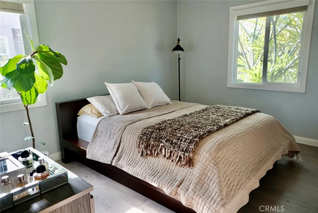 1131 E Larkwood