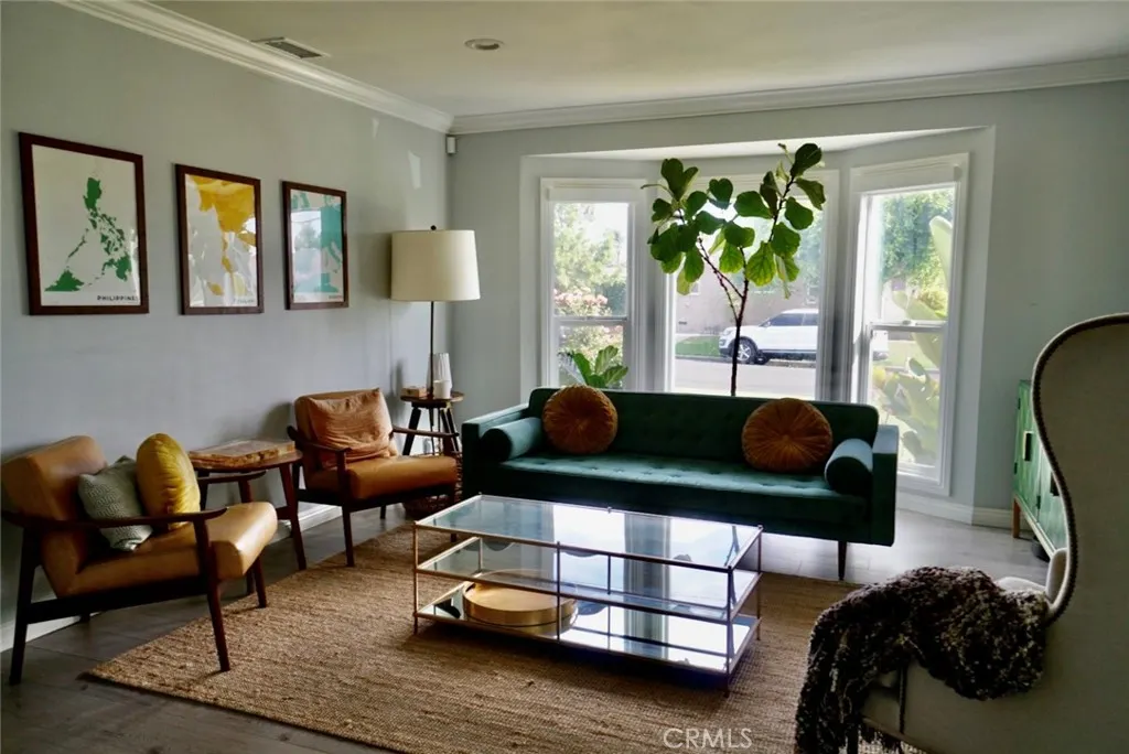 1131 E Larkwood