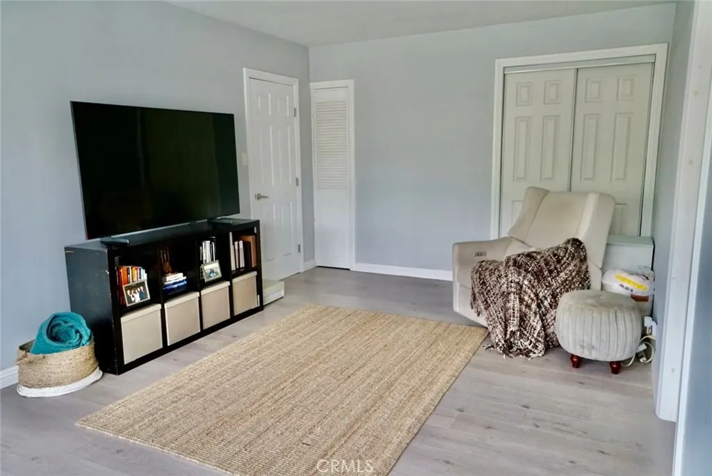 1131 E Larkwood