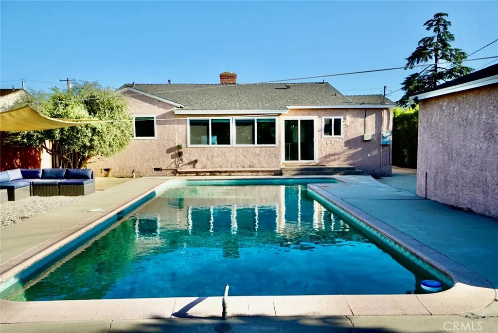 1131 E Larkwood