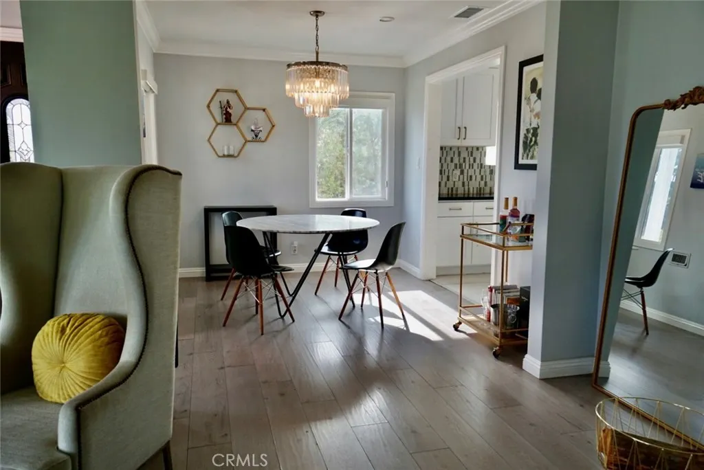 1131 E Larkwood