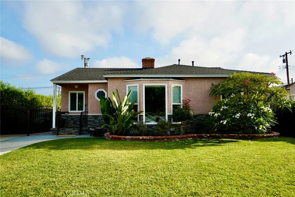 1131 E Larkwood