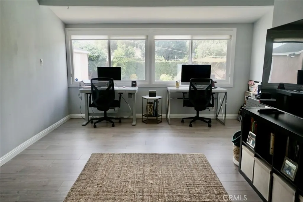1131 E Larkwood