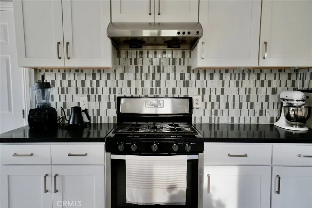 1131 E Larkwood