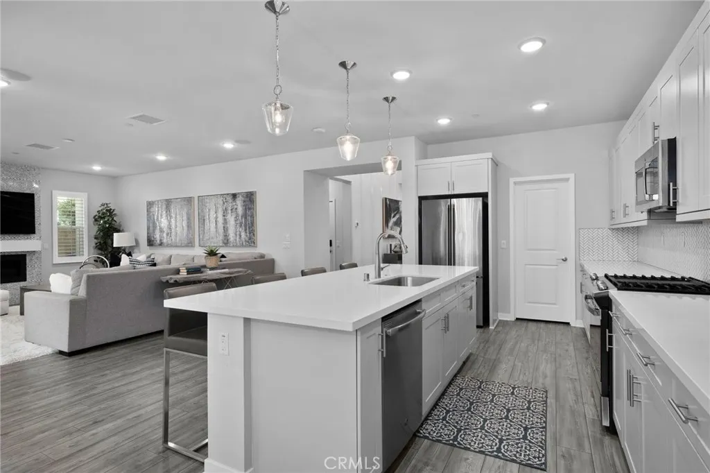 2621 E Clara Lane