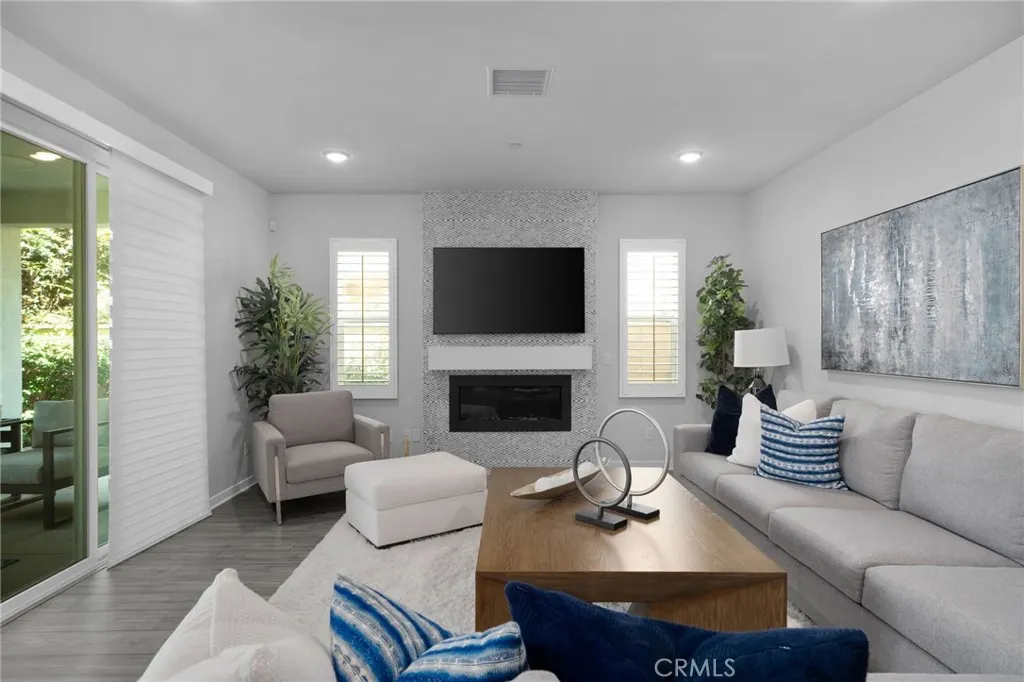 2621 E Clara Lane