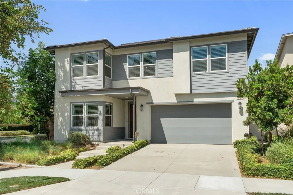 2621 E Clara Lane