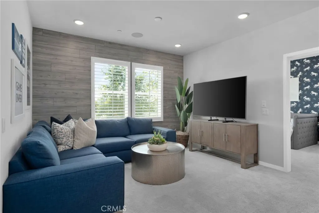 2621 E Clara Lane