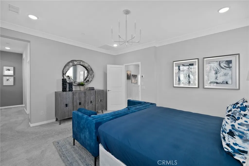 2621 E Clara Lane