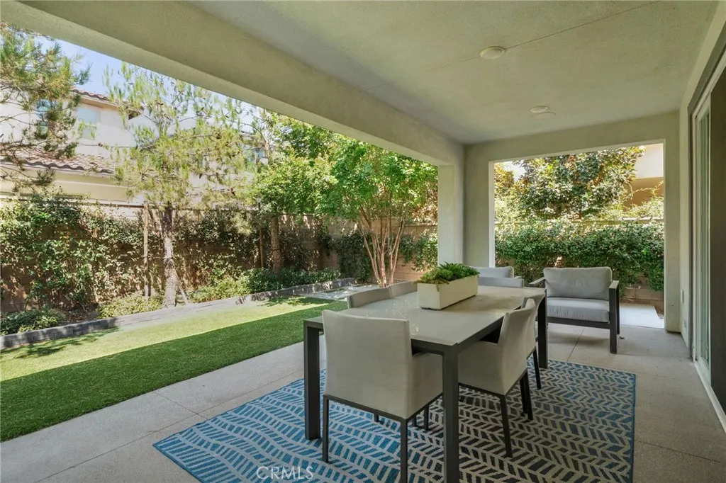 2621 E Clara Lane