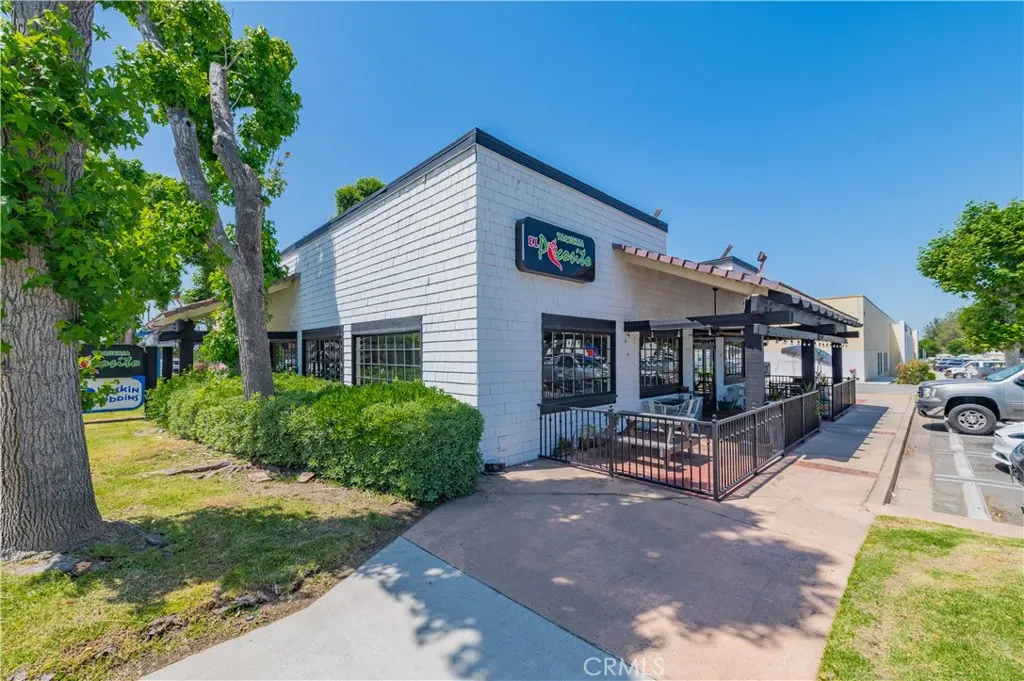 1319 N Grand Avenue