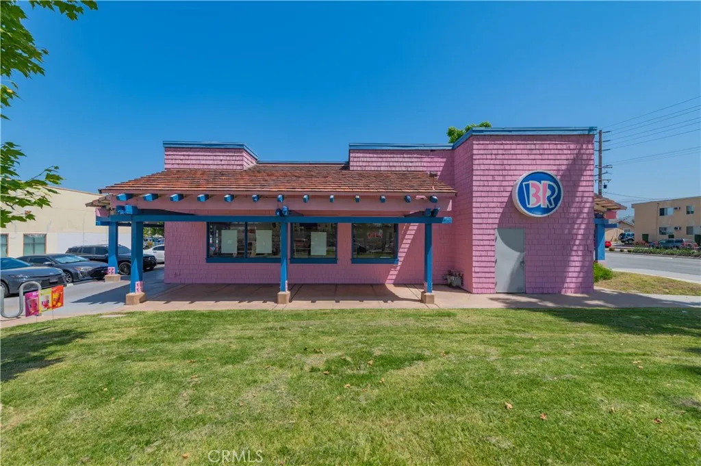 1319 N Grand Avenue