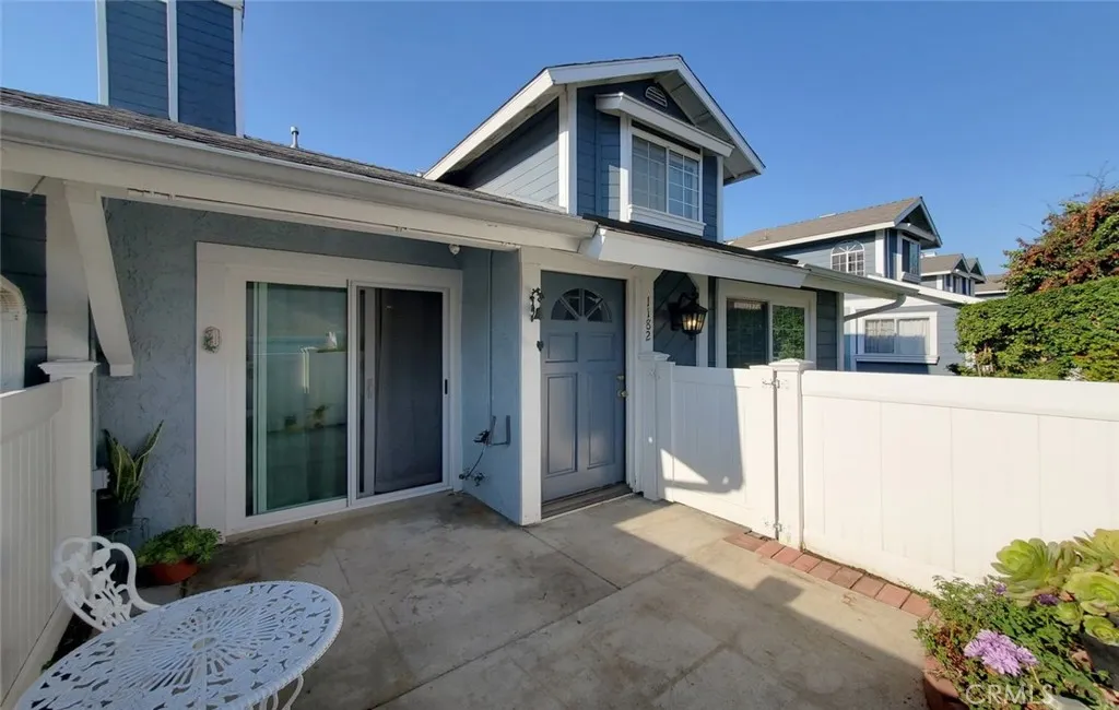 1182 N Sunflower Avenue