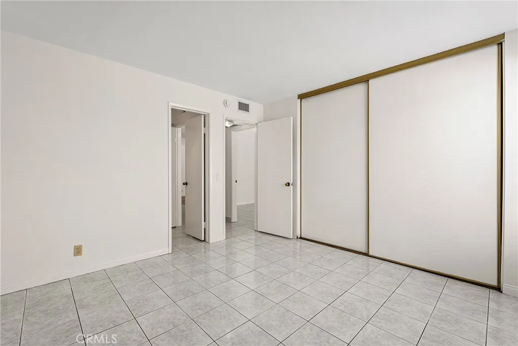 81 Carriage Way, #221
