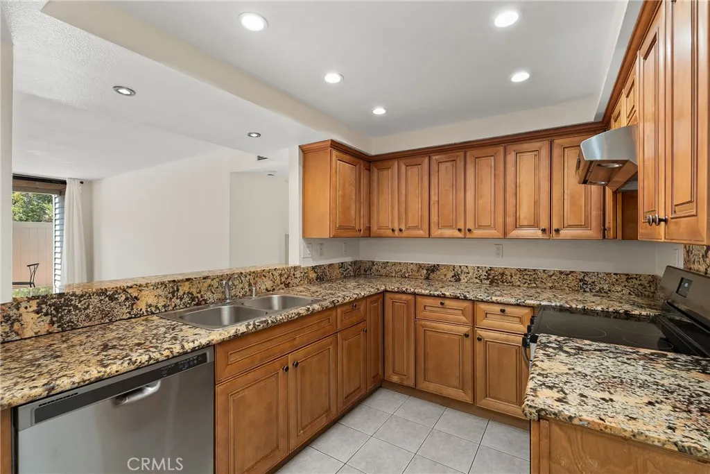 81 Carriage Way, #221