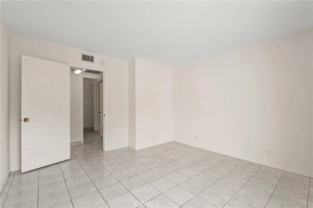 81 Carriage Way, #221
