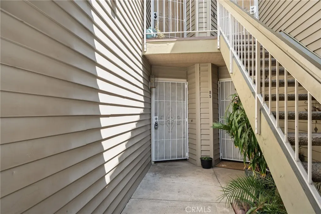 81 Carriage Way, #221