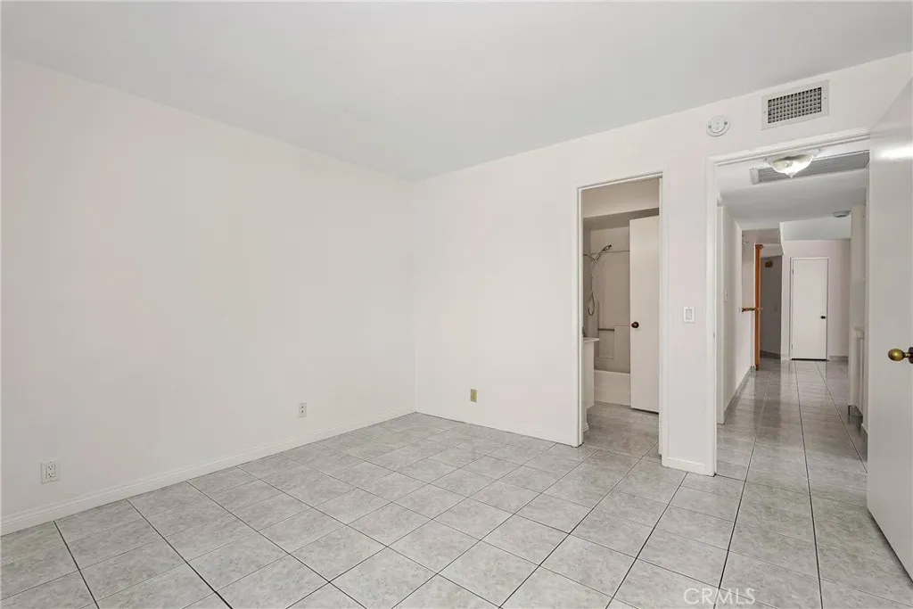 81 Carriage Way, #221