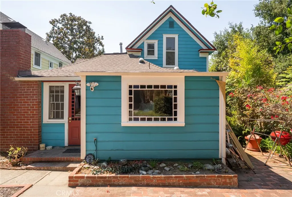 211 E Virginia Avenue