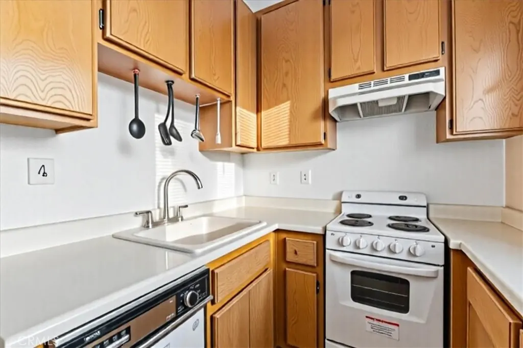 3636 Oak Creek Drive, #B