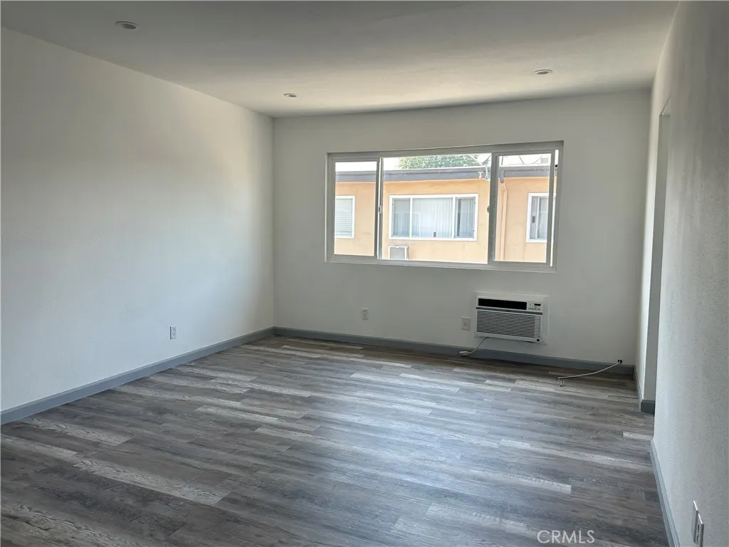 3060 Vineland Avenue, #7