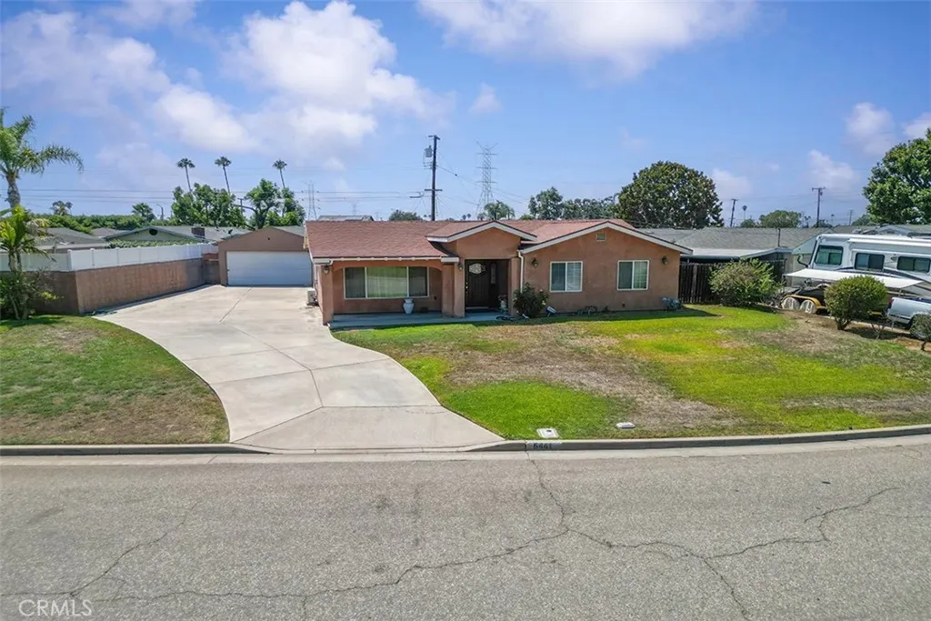 5441 N Calera Avenue